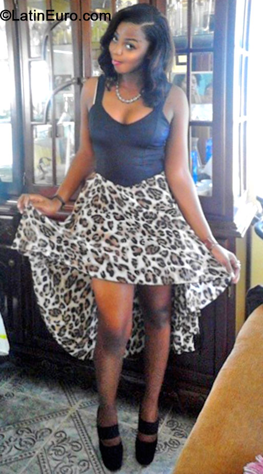 Date this good-looking Jamaica girl Shavon from Kingston JM1812