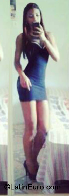 Date this nice looking Brazil girl Michely from Belo Horizonte BR8962