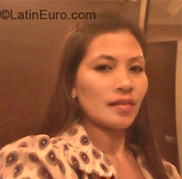 Date this sultry Philippines girl Leah from Davao City PH682