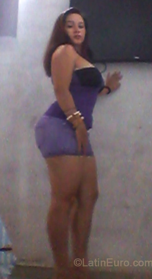 Date this nice looking Brazil girl Patricia from Sao Luis BR9774
