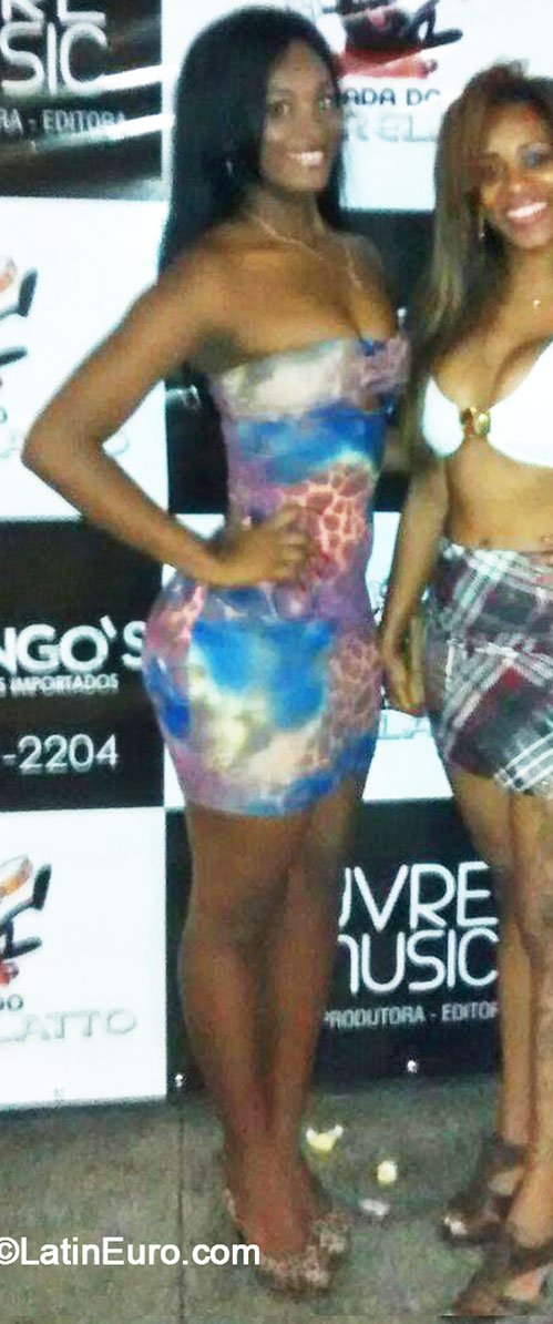 Date this funny Brazil girl Cintia from Rio De Janeiro BR9039