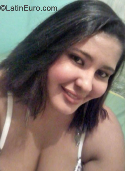 Date this sultry Brazil girl Manoely from Manaus BR9052