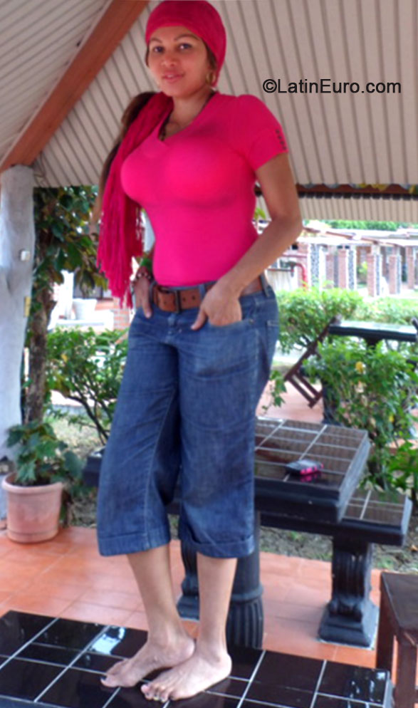 Date this voluptuous Panama girl Planchita from Panama City PA612