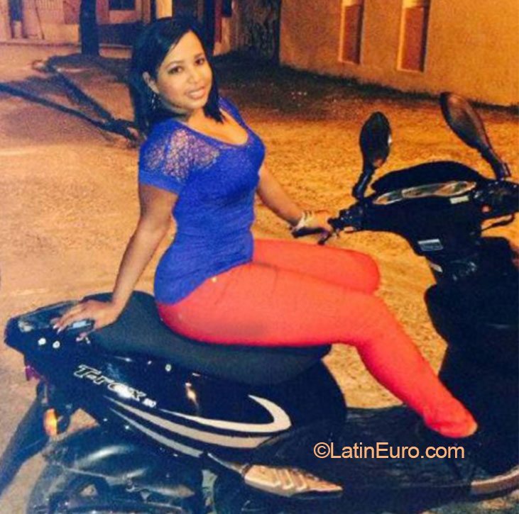 Date this athletic Dominican Republic girl Yanara from Higuey DO32738