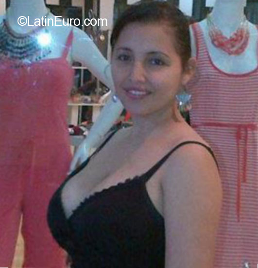 Date this nice looking Honduras girl Judith from La Ceiba HN1224