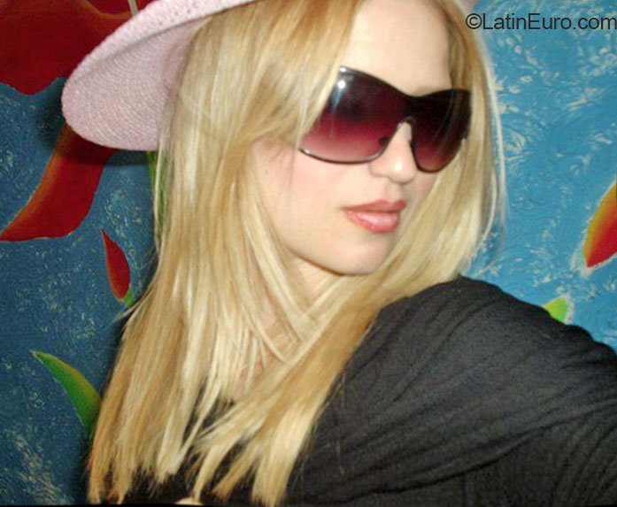 Date this pretty Brazil girl Elaine from Sao Paulo BR9084