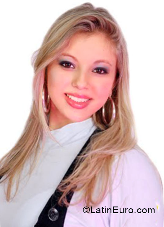 Date this sultry Brazil girl Indaia from Brasilia BR9109