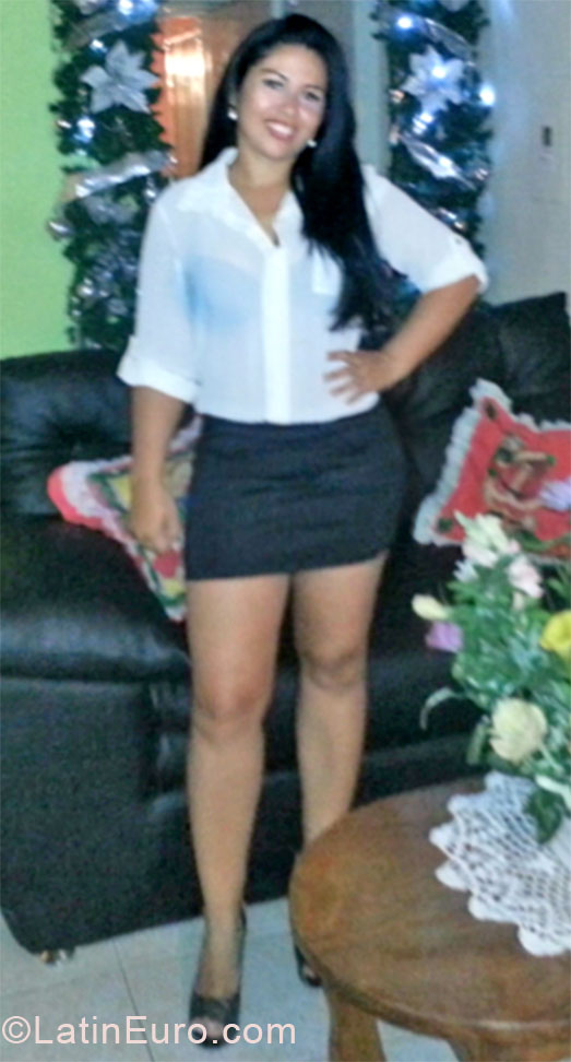 Date this sultry Venezuela girl Jackeline from Valencia VE324