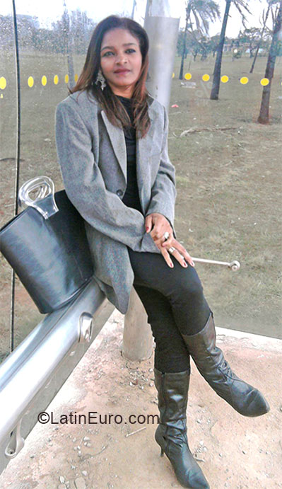 Date this hot Brazil girl Waldetie from Brasilia BR9123