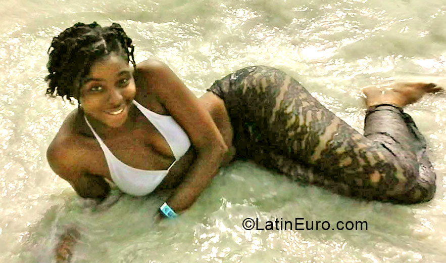 Date this gorgeous Jamaica girl Shari from Montego bay JM1898