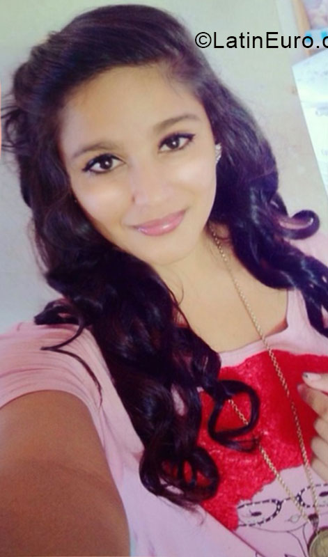 Date this georgeous Honduras girl Marina from Trujillo HN1351