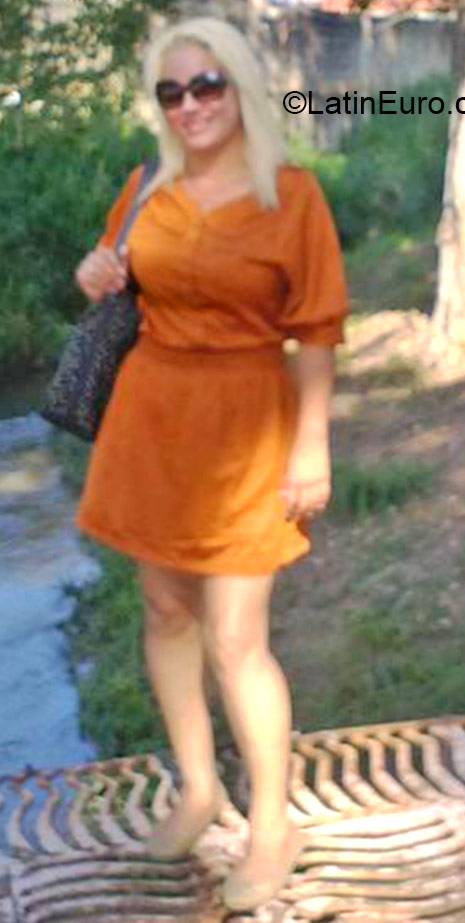 Date this cute Venezuela girl Marlyn from Caracas VE354