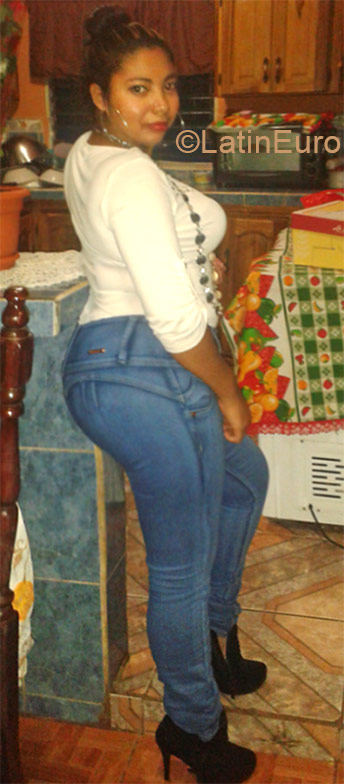 Date this young Honduras girl Diano from La Ceiba HN1411
