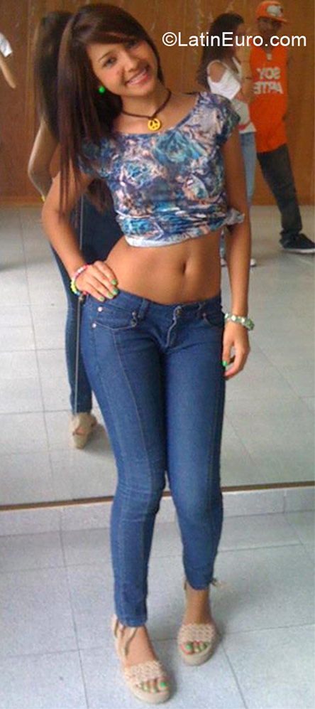 Date this stunning Spain girl Daniela from Madrid ES303