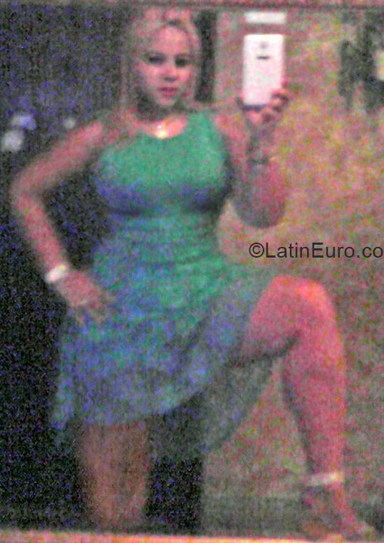 Date this happy Panama girl Shara from Panama City PA536