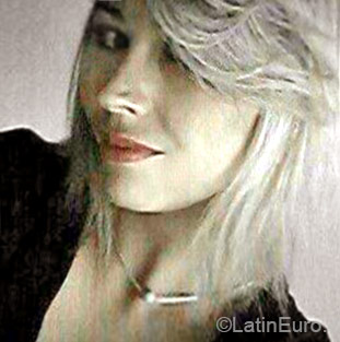 Date this hot Brazil girl Ana Carina from Sao Paulo BR9198