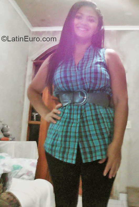 Date this charming Honduras girl Karen from Puerto Cortes HN1437