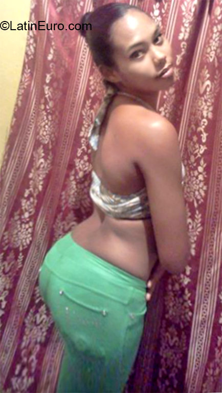 Date this attractive Dominican Republic girl Nasly from San francisco de macoris DO21293
