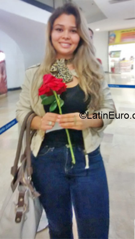Date this happy Brazil girl Audi from Brasilia BR9224