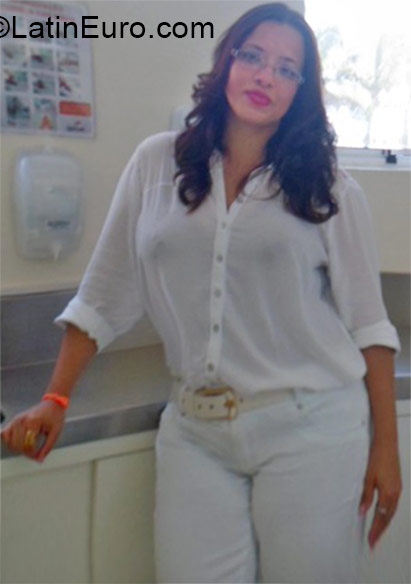 Date this pretty Brazil girl Maria from Blumenau BR9253