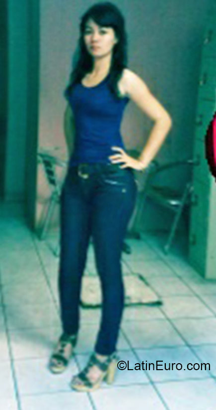 Date this tall Honduras girl Nora from San Pedro Sula HN1473