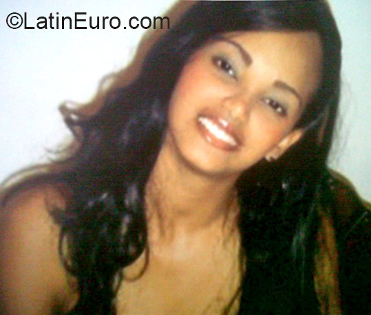 Date this voluptuous Spain girl Sobeida from Madrid ES308