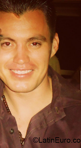 Date this athletic Mexico man Sinuhe from Mazatlan MX1384