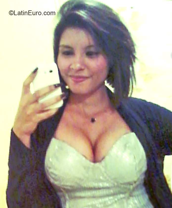 Date this beautiful Venezuela girl Barbara from Barcelona VE457