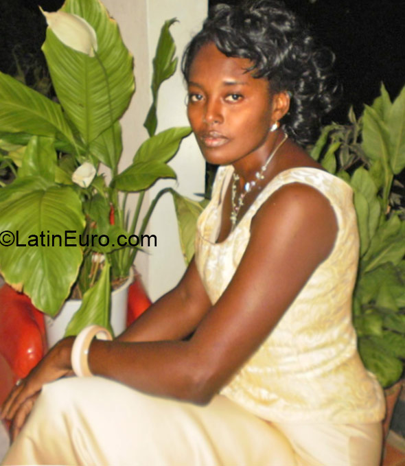 Date this cute Jamaica girl Sharene from Ocho Rios JM2050