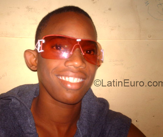 Date this beautiful Jamaica man Richie from Kingston JM2051