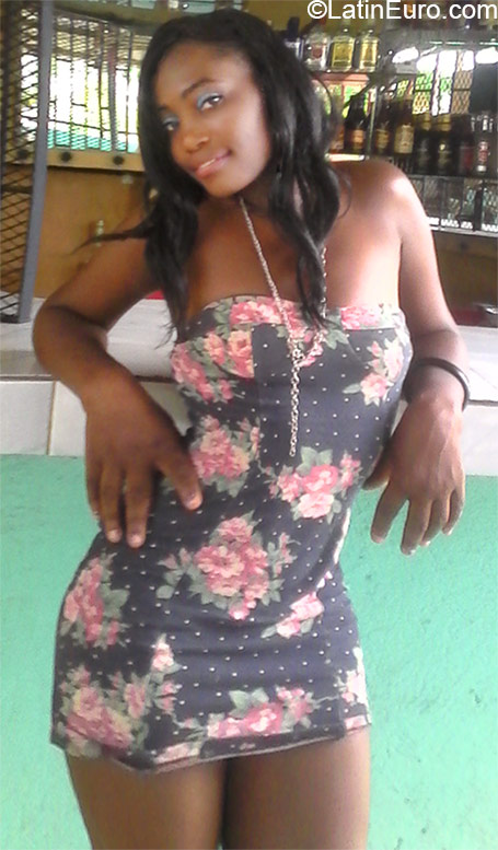 Date this tall Jamaica girl Shantel from Kingston JM2052