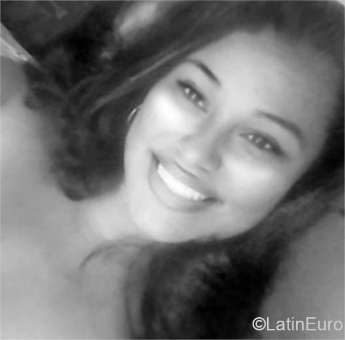 Date this delightful Honduras girl Wendy from Comayagua HN1521