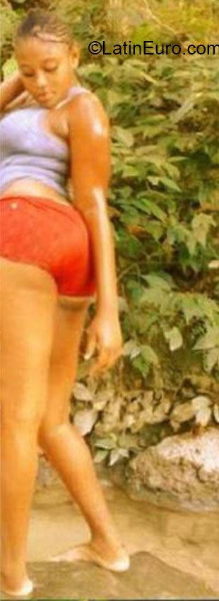 Date this nice looking Jamaica girl Lamika from Sav-la-mar JM2054