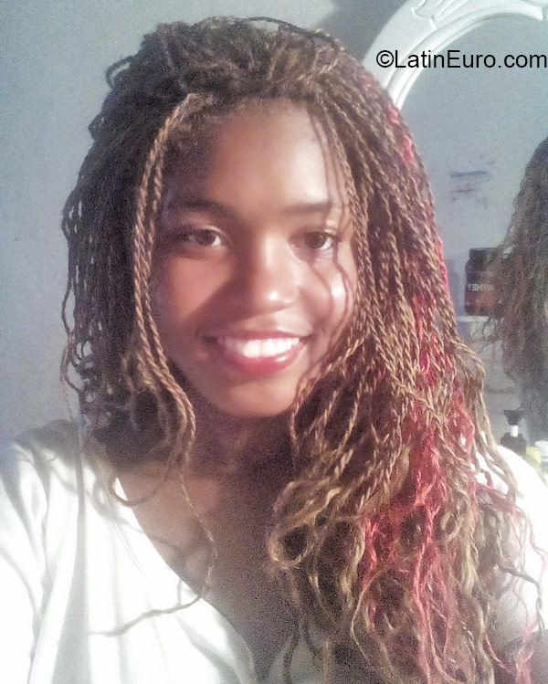 Date this nice looking Jamaica girl Too-cute-king from Kingston JM2061