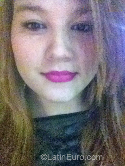 Date this funny Brazil girl Alyne from Goiania BR9337