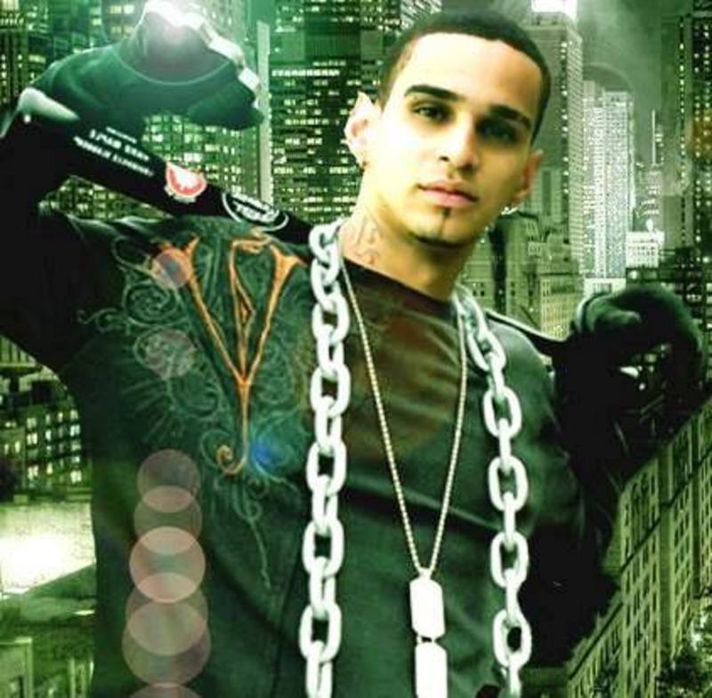 Date this voluptuous Dominican Republic man Dorian from Santo Domingo DO22271