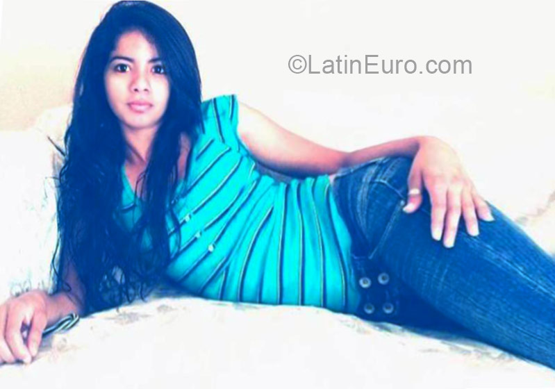 Date this attractive Honduras girl Sonia Cruz from Tegucigalpa HN1553