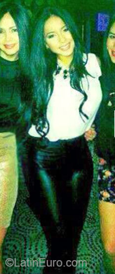 Date this foxy Venezuela girl Alejandra from Caracas VE531