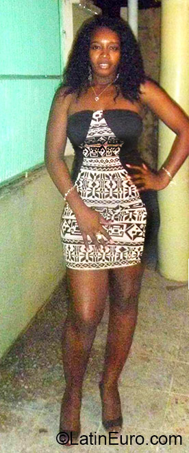 Date this voluptuous Honduras girl Lorin from La Ceiba HN1559