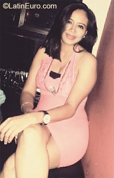 Date this cute Honduras girl Yaseli from Tegucigalpa HN1568