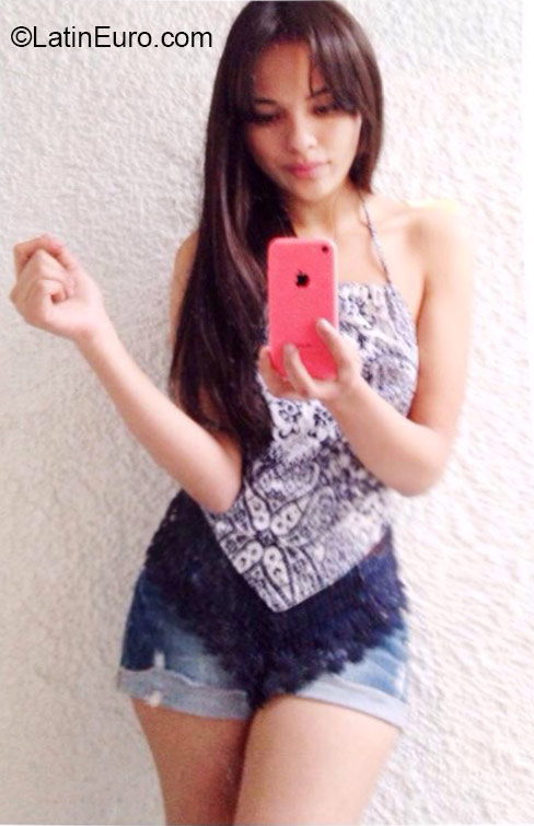 Date this good-looking Mexico girl Karla from Mexico City MX1432