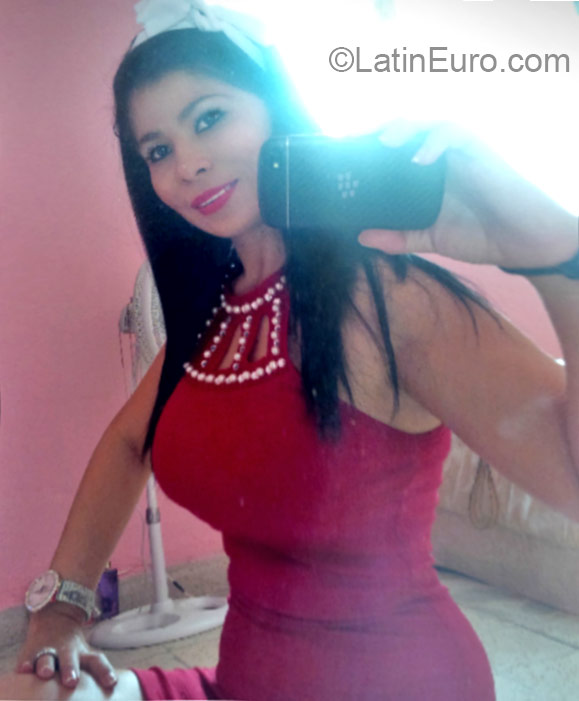 Date this charming Honduras girl Maritza from Tegucigalpa HN1584