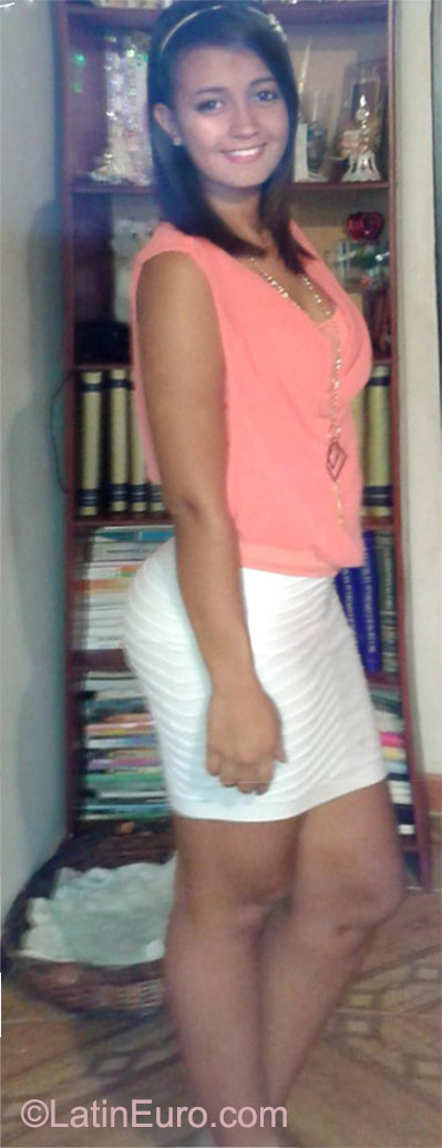 Date this young Venezuela girl Meiling from Caracas VE587
