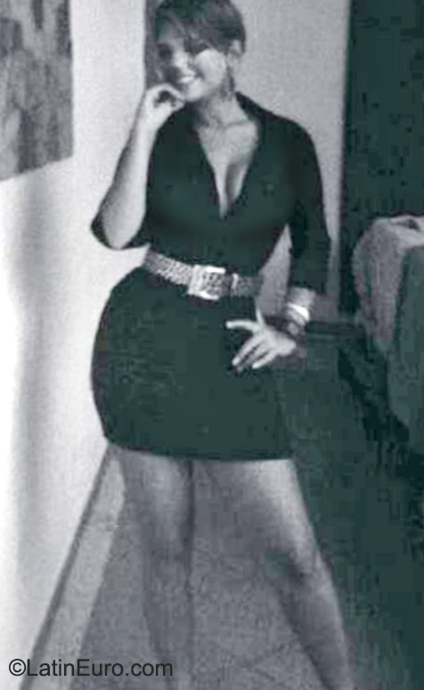 Date this delightful Venezuela girl Stephany from Caracas VE598