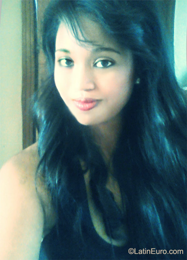 Date this attractive Honduras girl Fanny from Tegucigalpa HN2220