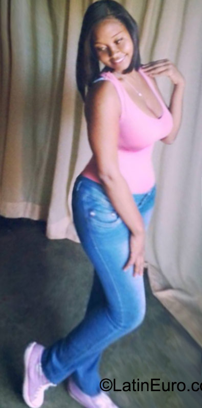 Date this athletic Dominican Republic girl Leidi from Higuey DO23070