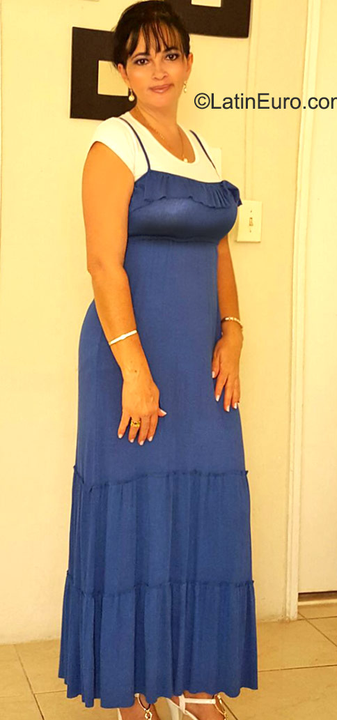 Date this young United States girl Luz from Miami US16415