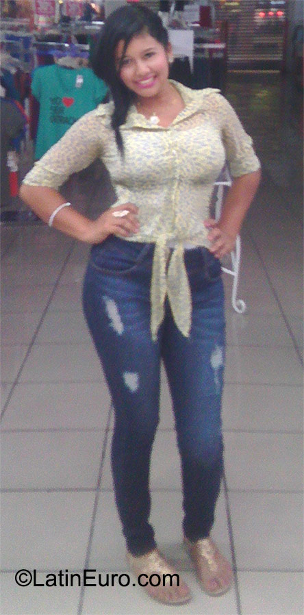 Date this stunning Honduras girl Sindie from La Ceiba HN1670