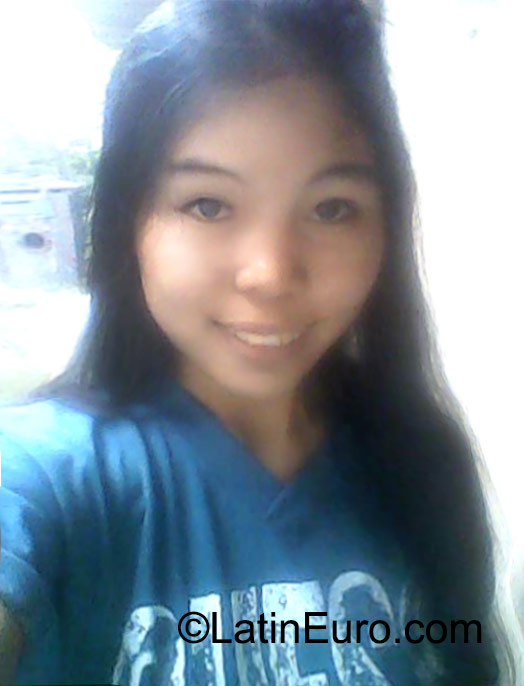 Date this athletic Philippines girl Gina from Bacolod City PH812