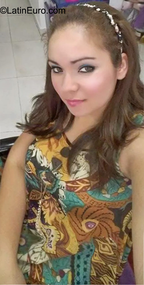 Date this sensual Honduras girl Yakiy from Santa rosa de copan HN1685